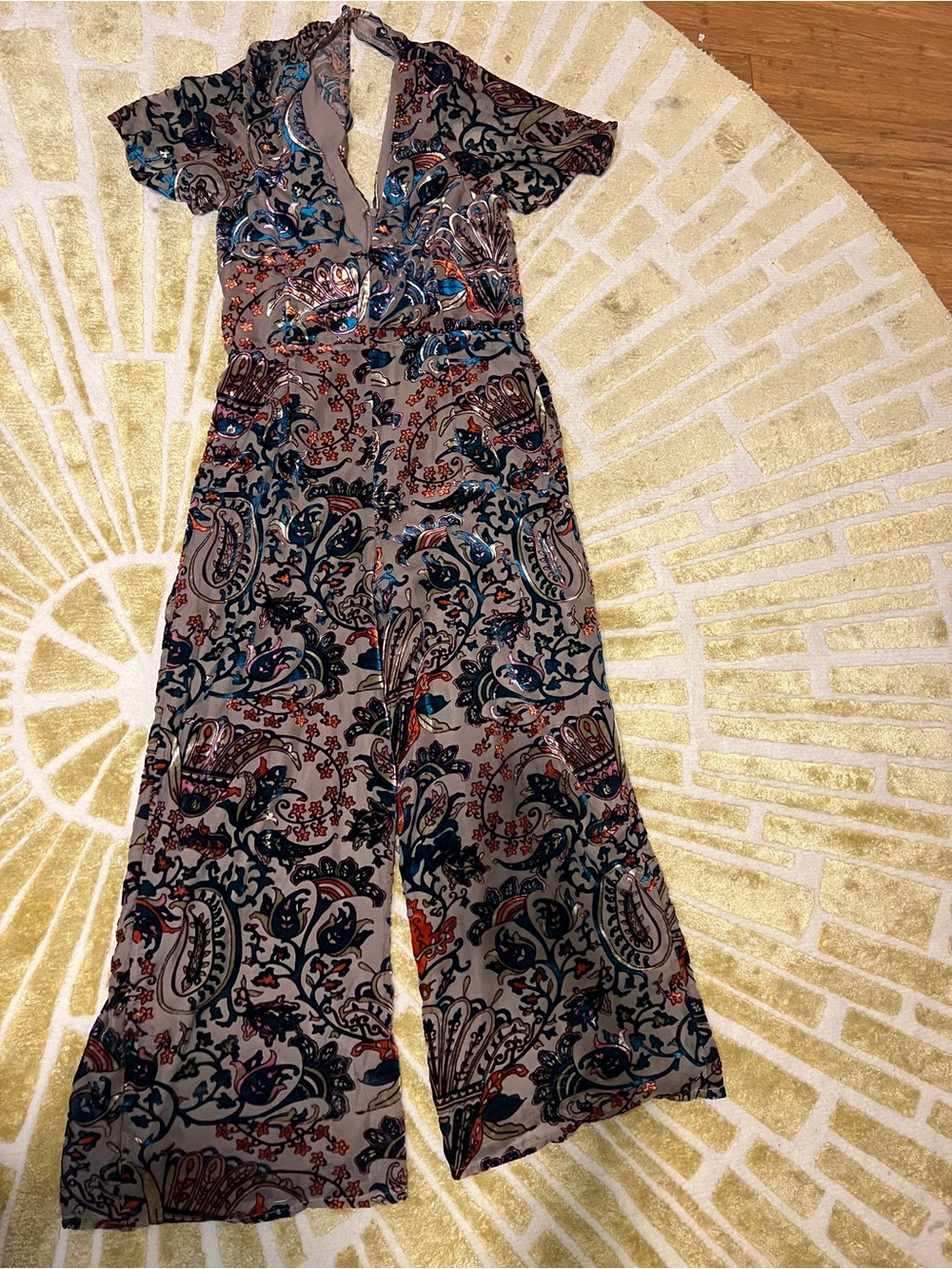 Nasty Gal Taupe Paisley Embroidered Wide-Leg V-Neck Flutter Jumpsuit US 2 AS IS - Picture 2 of 10